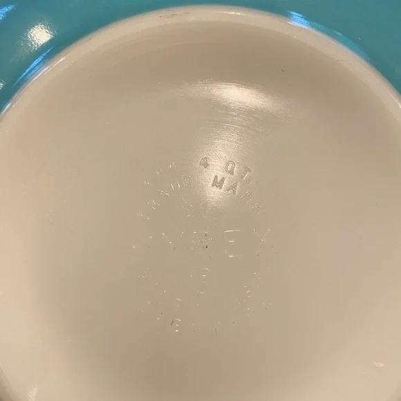 Vintage PYREX #444 4 qt Amish Butterprint Princess Turquoise Mixing Bowl